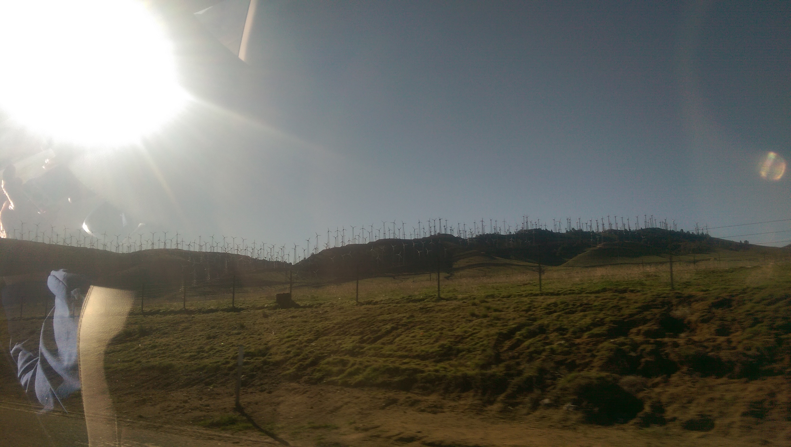 /zh-cn/posts/2016/03/spring-break-in-california/to-the-south/wind-turbines-extra.jpg