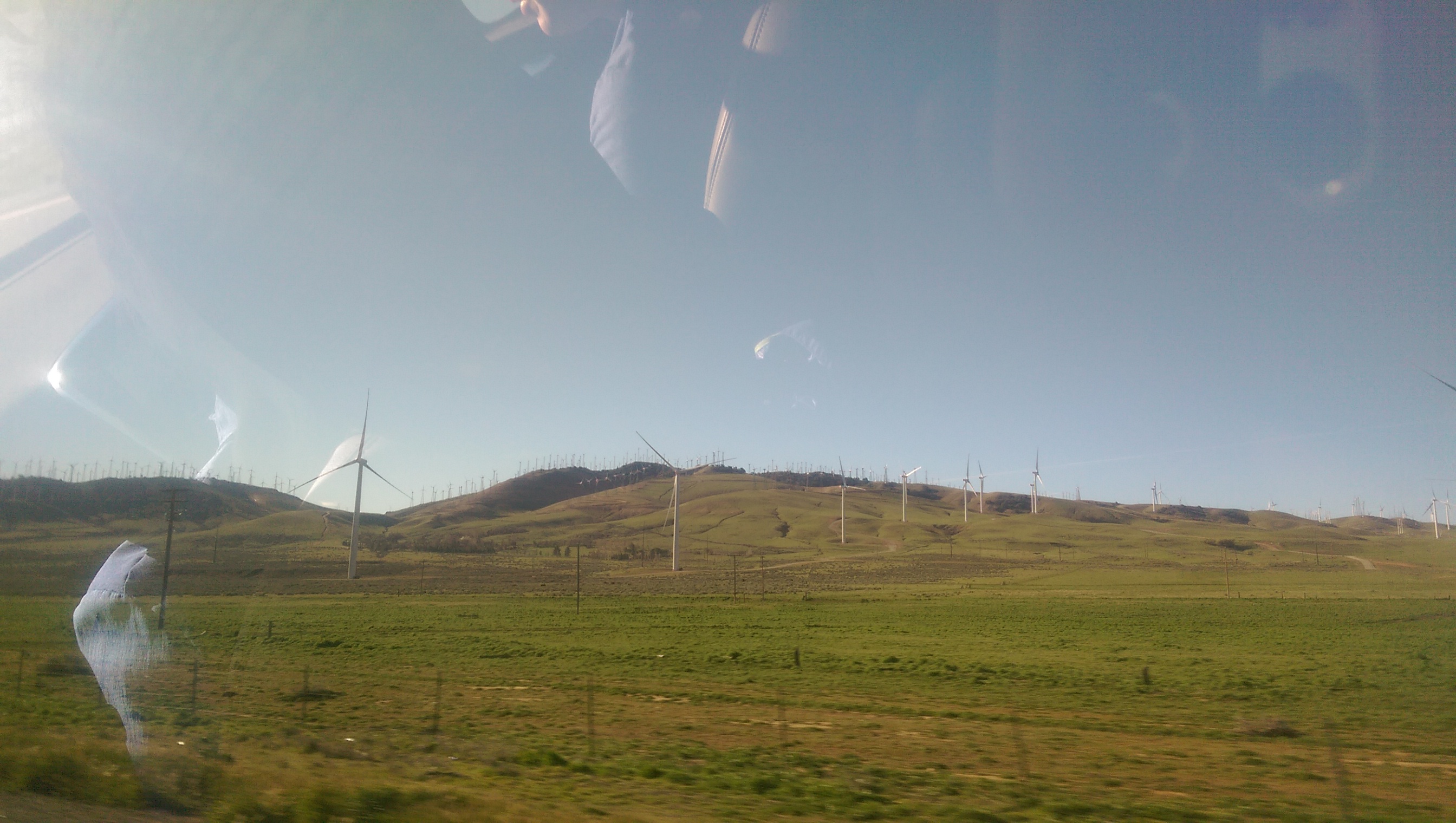 /zh-cn/posts/2016/03/spring-break-in-california/to-the-south/wind-turbines.jpg